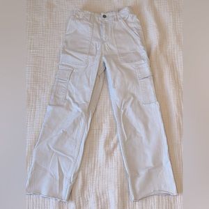 Cream colored cargo pants in size 24 (0) for height 5'1 <